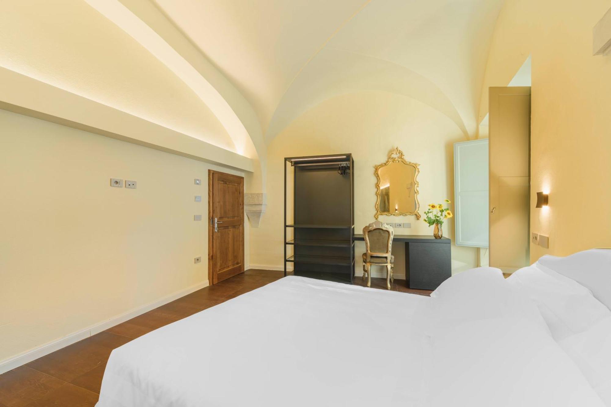 Palazzo Patrizi & Hotel *