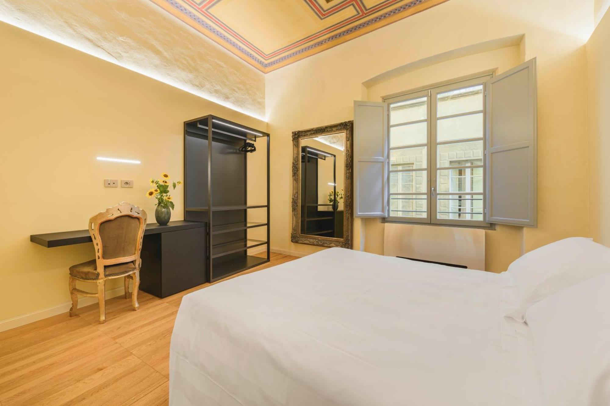 Palazzo Patrizi & Hotel *