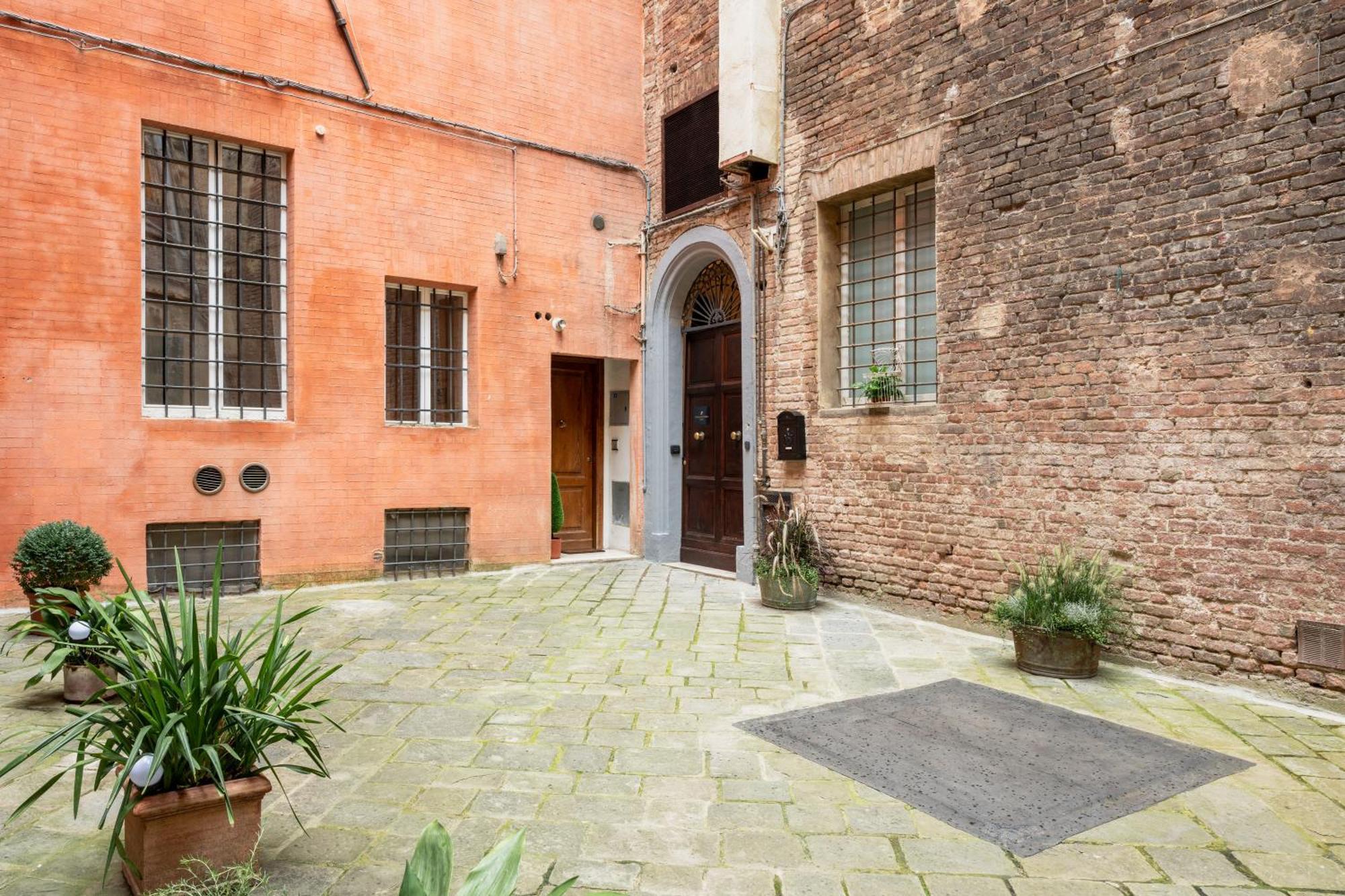 Palazzo Patrizi & * Siena